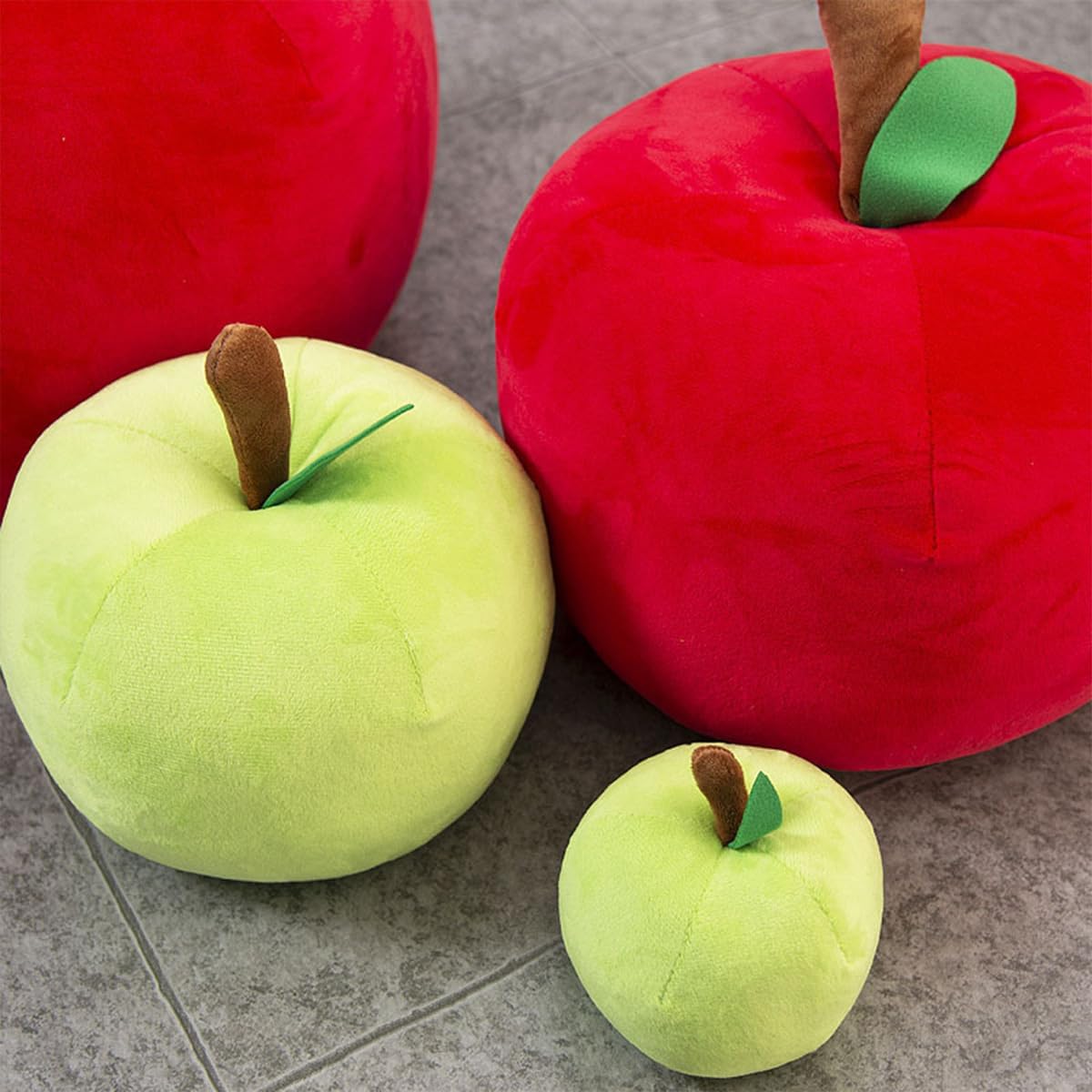 Simulation Apple Pillow Decorative Apple Shaped Throw Pillow for Couch, Sofa, Bed Soft Fruit Plush Pillows Floor Cushion for Home Decor, Living Room, Bedroom, Office (Red, 7.87inch)