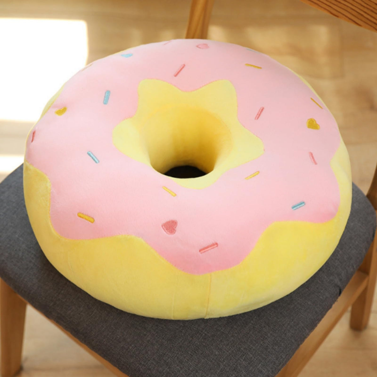 OUKEYI 38cm Donut Plush Pillow, Round Throw Pillow Donut Cushion Soft Plushie Shaped Pillow for Floor Chair Sofa Office Living Room Decoration Gifts (Pink)