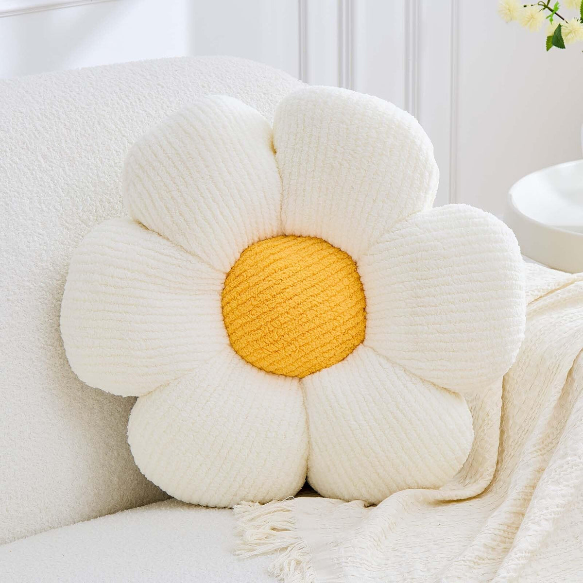 Flower Pillow Cute Flower Shaped Pillows Decorative Throw Pillows Aesthetic Home Decor Floral Daisy Cushion for Bed (Yellow, 14.9 Inch)