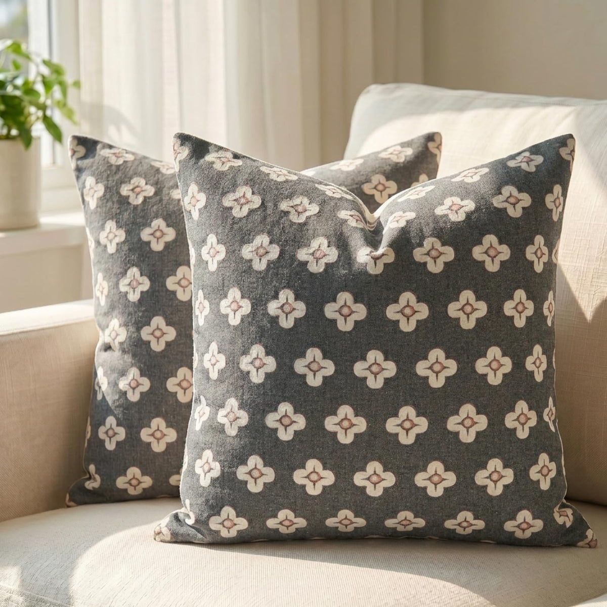 GEEORY Quatrefoil Taupe Throw Pillow Covers 2 Pack, 18x18 Farmhouse Decor