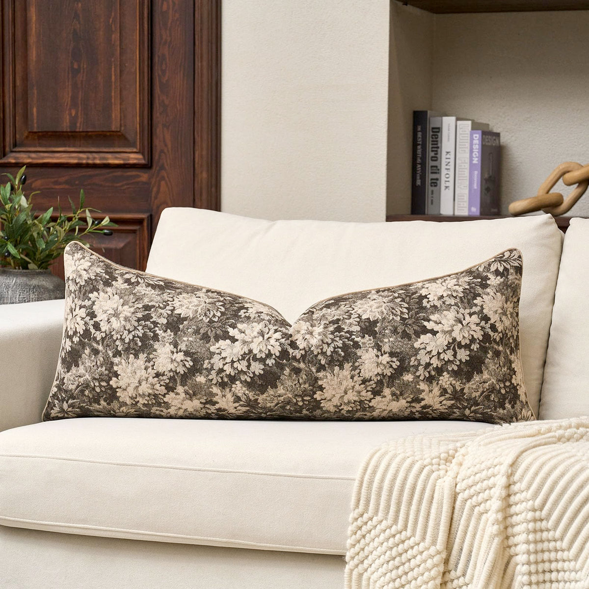 Yangest Neutral Floral Pillow Cover 18 x18 Inches, Vintage Chenille Square Throw Pillow Cover Soft Decorative Farmhouse Accent Couch Pillow Cover for Living Room Bedroom, Beige