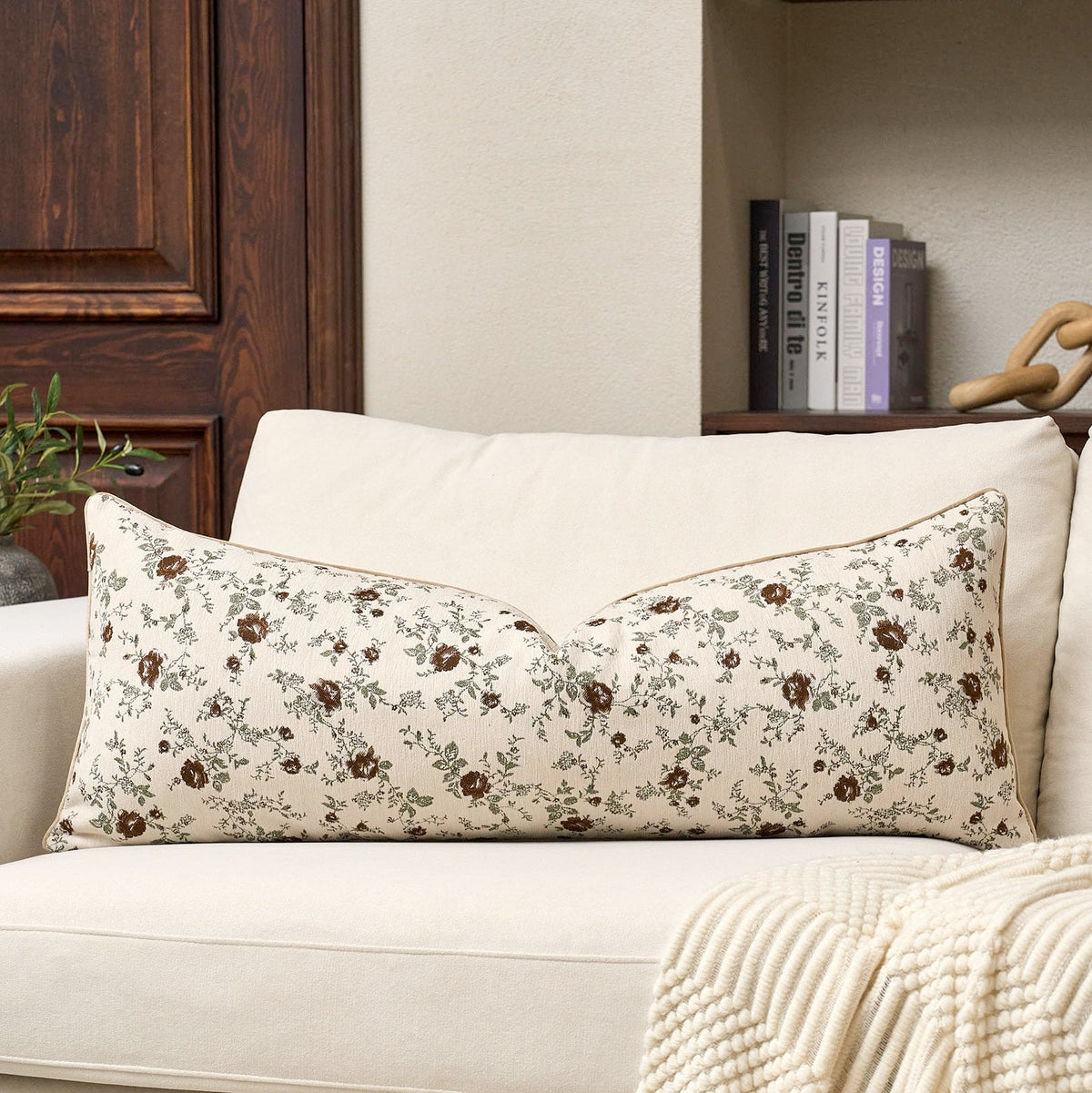 Spring Flower Throw Pillow Cover 18x18 Inches Beige Vintage Floral Pillow Cover Farmhouse Summer Cushion Cover Leaf Retro Chenille Pillowcase Home Decor for Sofa Living Room Couch