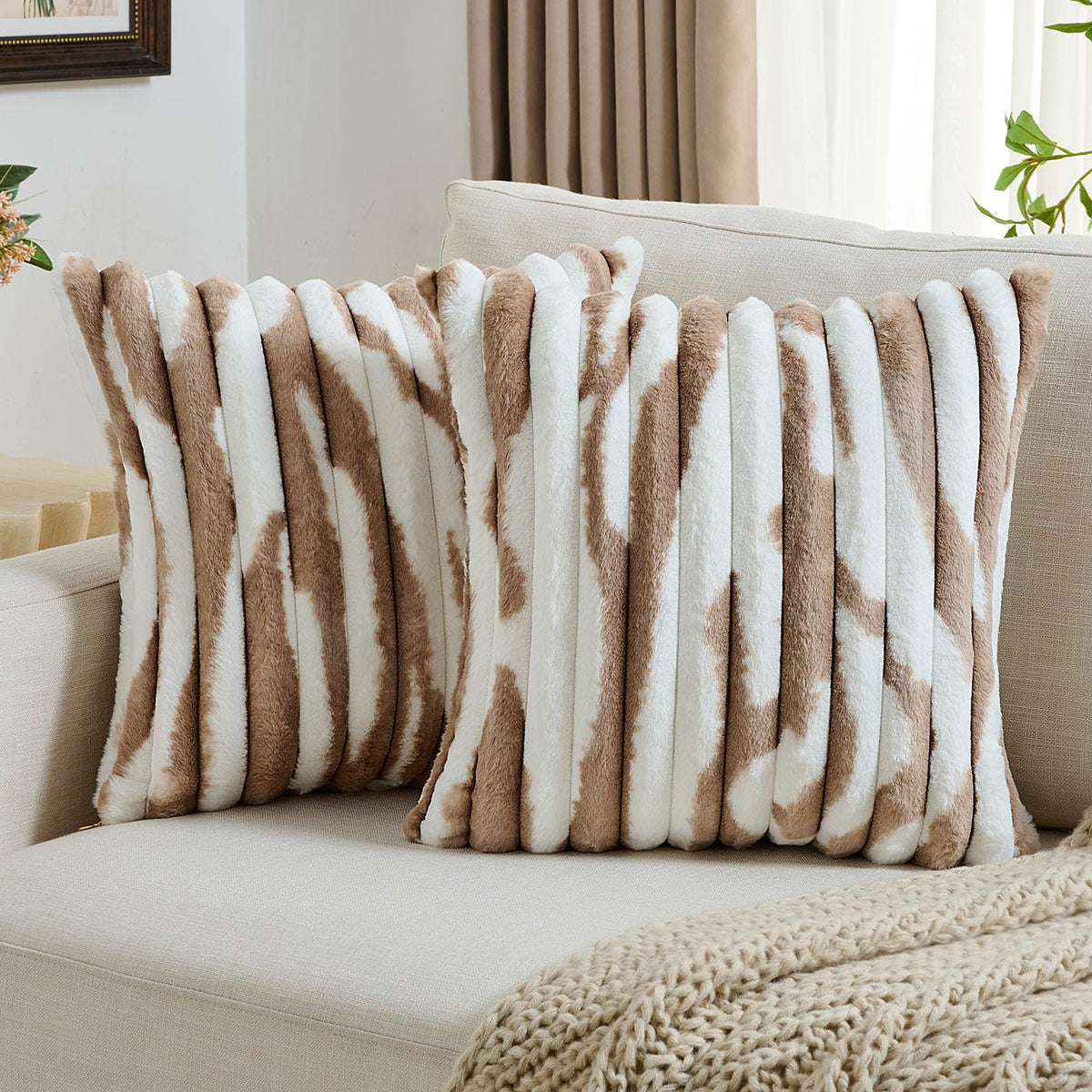 FUTEI Pack of 2 Faux Fur Throw Pillow Covers 18x18 Inch, Navy Blue White