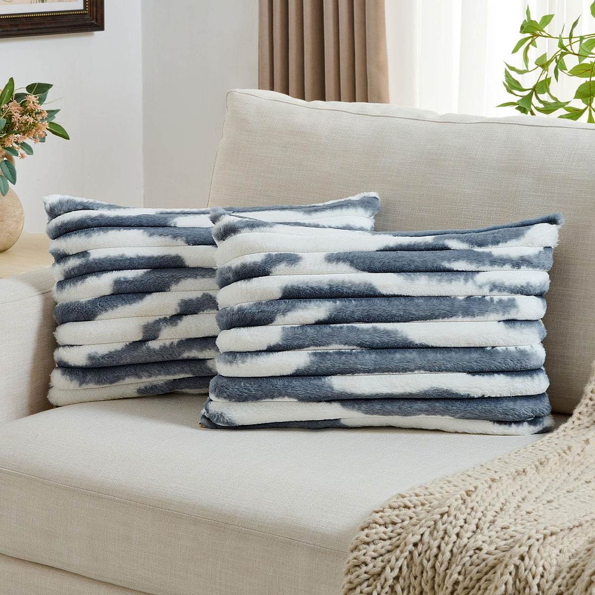 FUTEI Pack of 2 Faux Fur Throw Pillow Covers 18x18 Inch, Navy Blue White