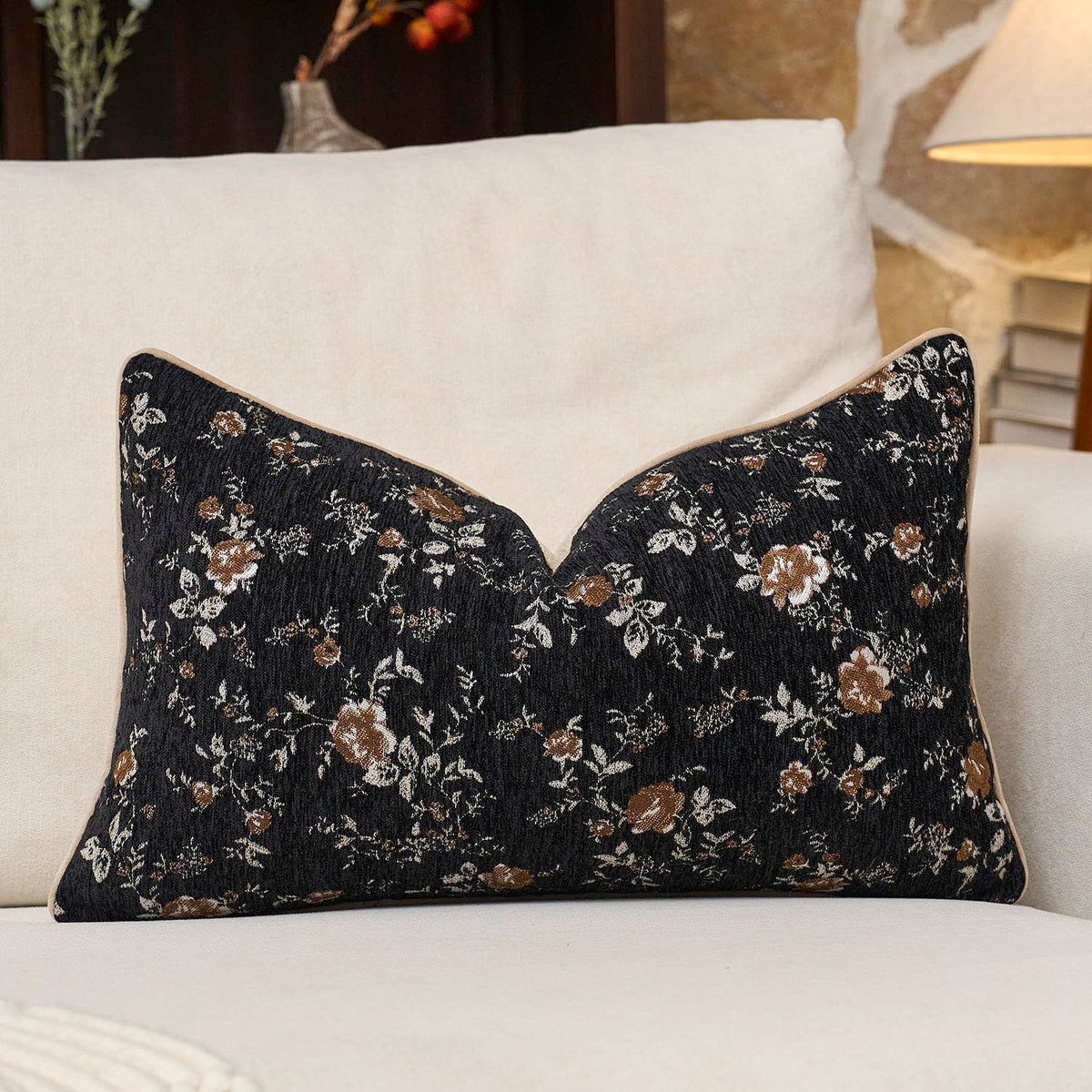 Spring Flower Throw Pillow Cover 18x18 Inches Beige Vintage Floral Pillow Cover Farmhouse Summer Cushion Cover Leaf Retro Chenille Pillowcase Home Decor for Sofa Living Room Couch