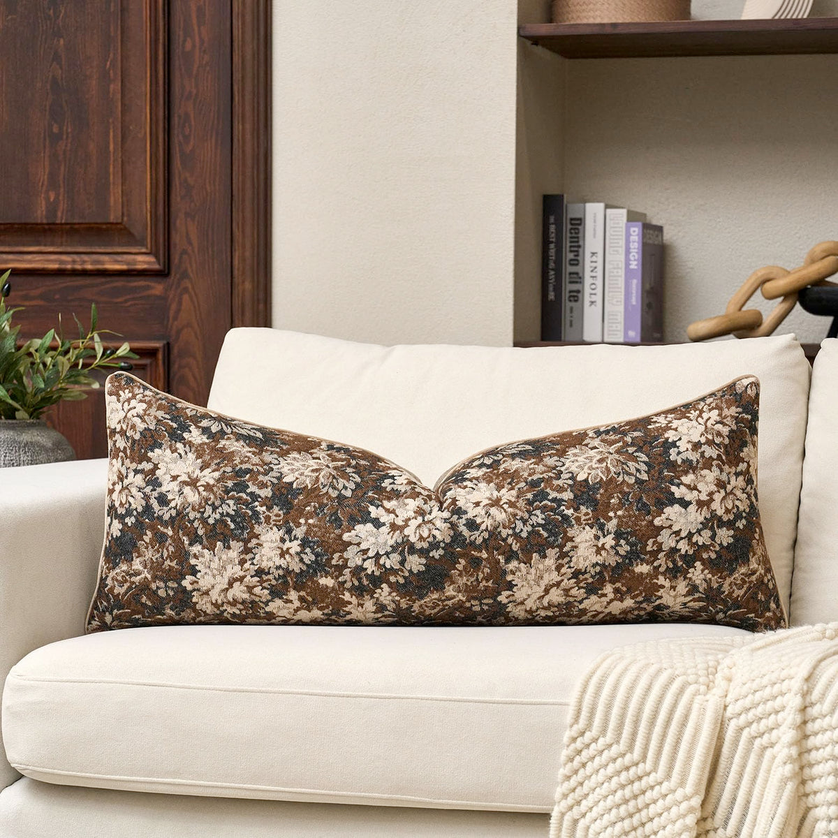 Yangest Neutral Floral Pillow Cover 18 x18 Inches, Vintage Chenille Square Throw Pillow Cover Soft Decorative Farmhouse Accent Couch Pillow Cover for Living Room Bedroom, Beige