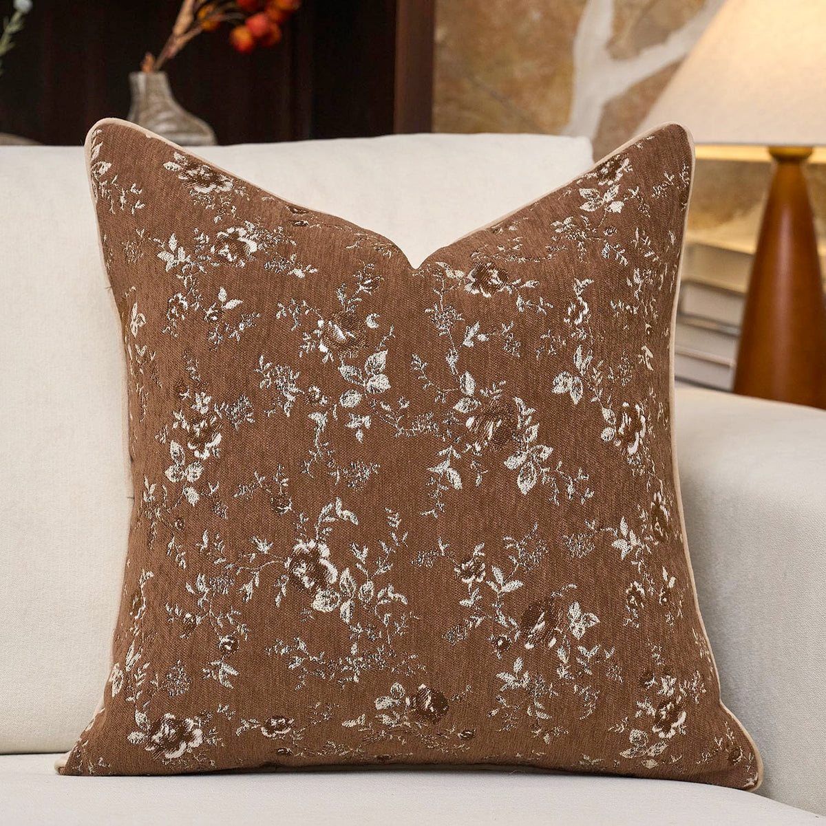 Spring Flower Throw Pillow Cover 18x18 Inches Beige Vintage Floral Pillow Cover Farmhouse Summer Cushion Cover Leaf Retro Chenille Pillowcase Home Decor for Sofa Living Room Couch