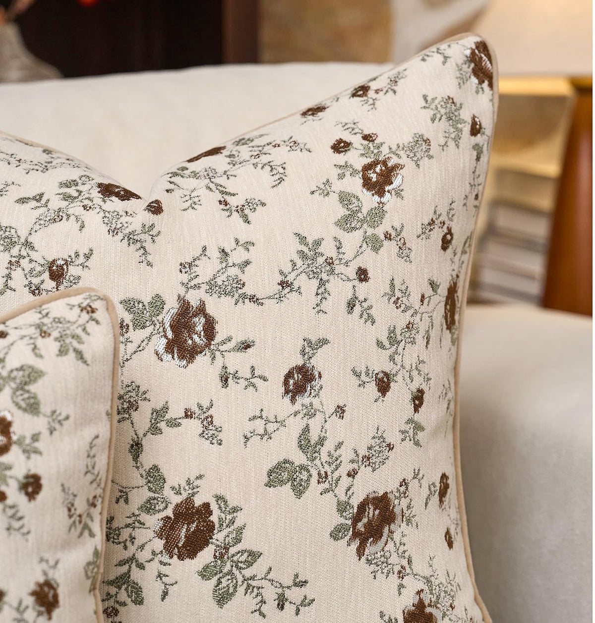 Spring Flower Throw Pillow Cover 18x18 Inches Beige Vintage Floral Pillow Cover Farmhouse Summer Cushion Cover Leaf Retro Chenille Pillowcase Home Decor for Sofa Living Room Couch