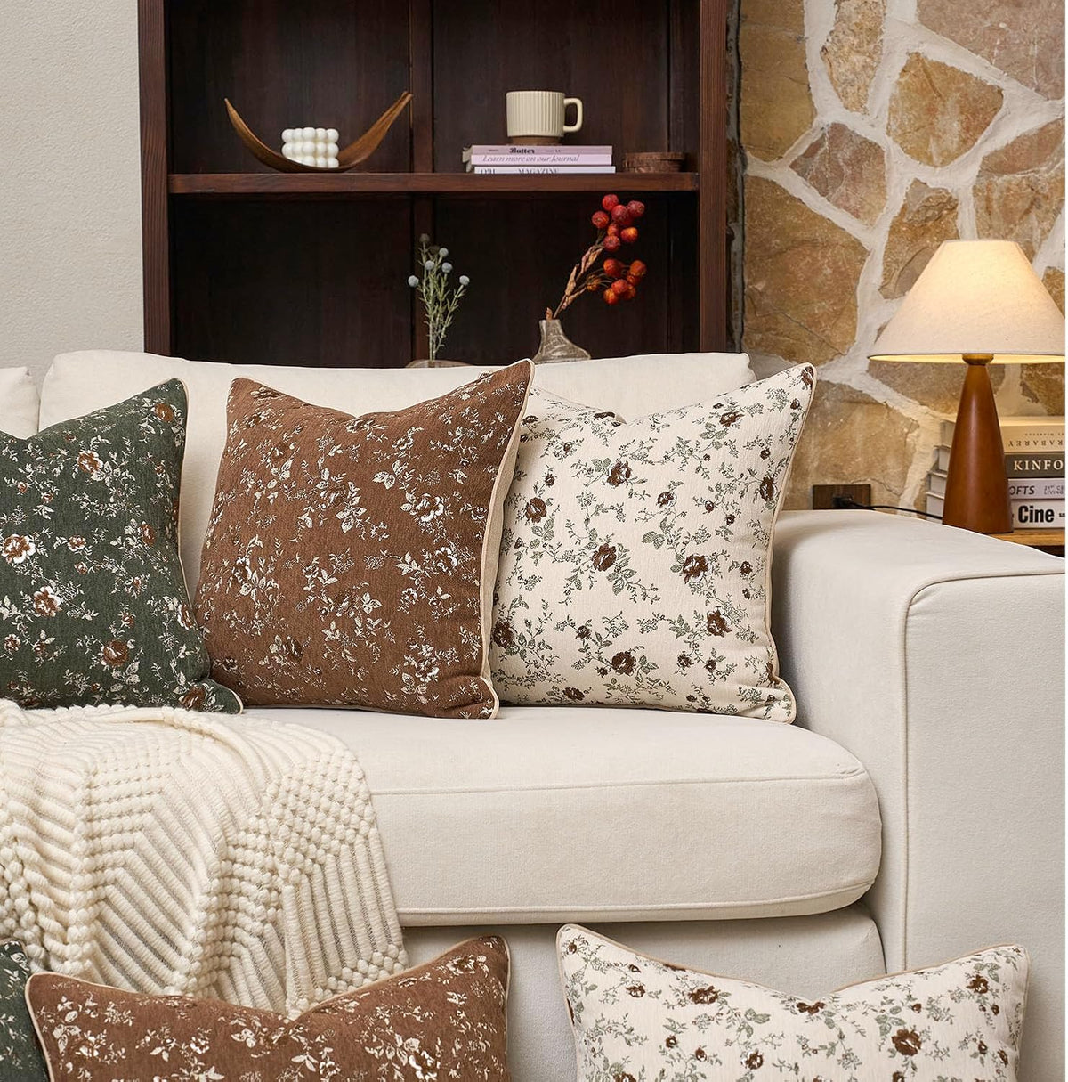 Spring Flower Throw Pillow Cover 18x18 Inches Beige Vintage Floral Pillow Cover Farmhouse Summer Cushion Cover Leaf Retro Chenille Pillowcase Home Decor for Sofa Living Room Couch