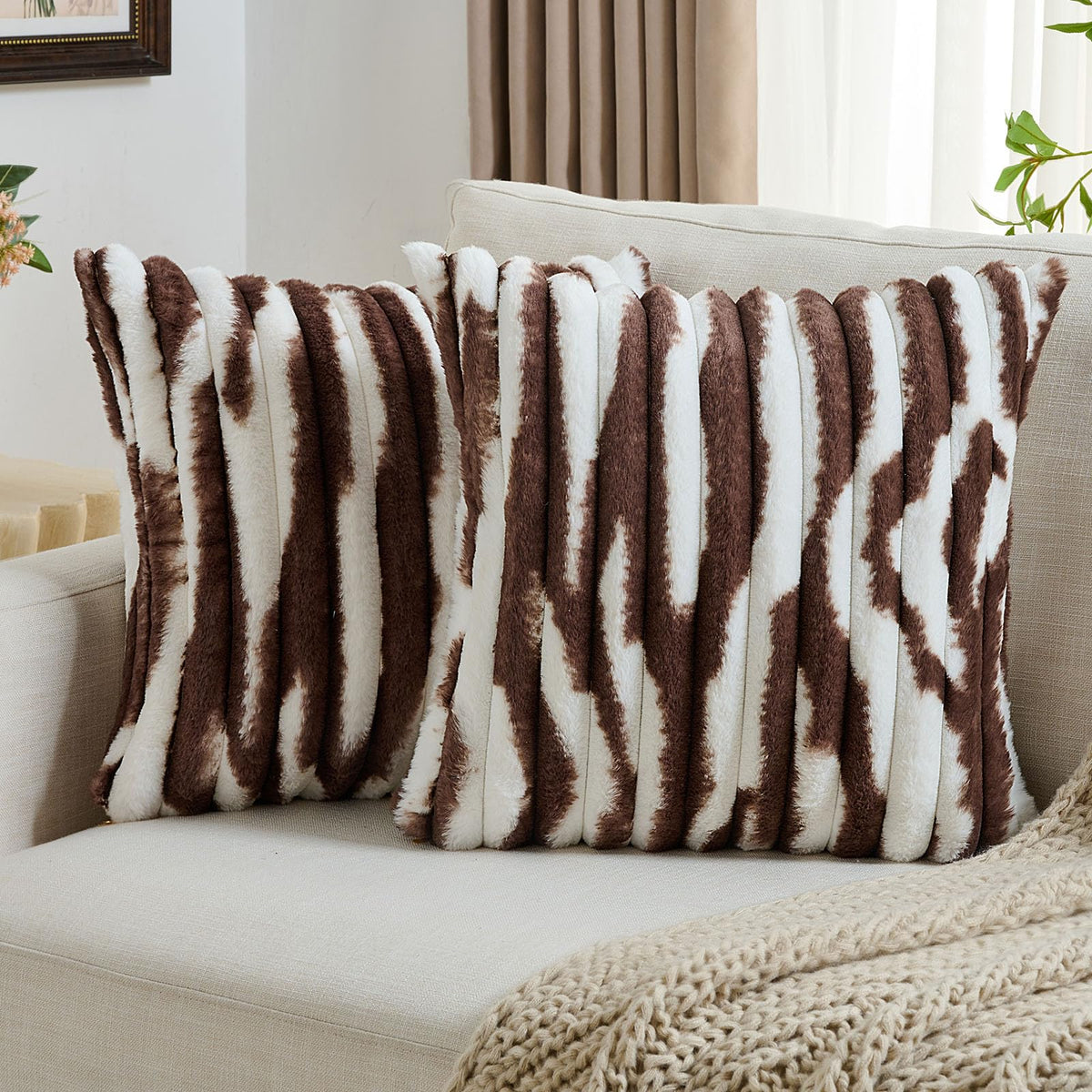 FUTEI Pack of 2 Faux Fur Throw Pillow Covers 18x18 Inch, Navy Blue White
