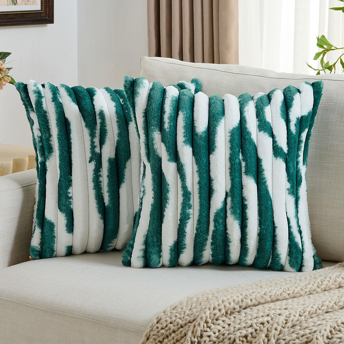FUTEI Pack of 2 Faux Fur Throw Pillow Covers 18x18 Inch, Navy Blue White
