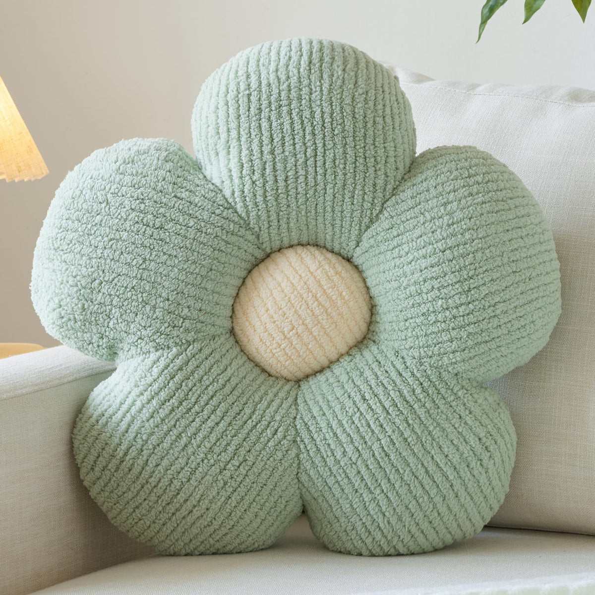 Flower Pillow, Decorative Throw Pillow for Couch, Cute Decor Pillows for Bed, Aesthetic Flower Shaped Pillow Fun Cushion (Lavender Purple, 14.9 Inches)