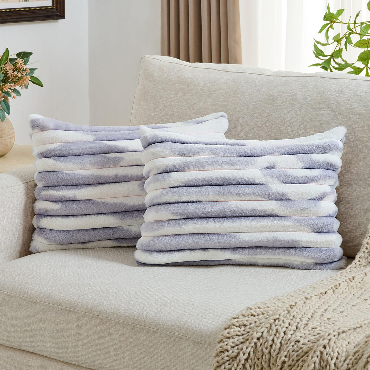 FUTEI Pack of 2 Faux Fur Throw Pillow Covers 18x18 Inch, Navy Blue White