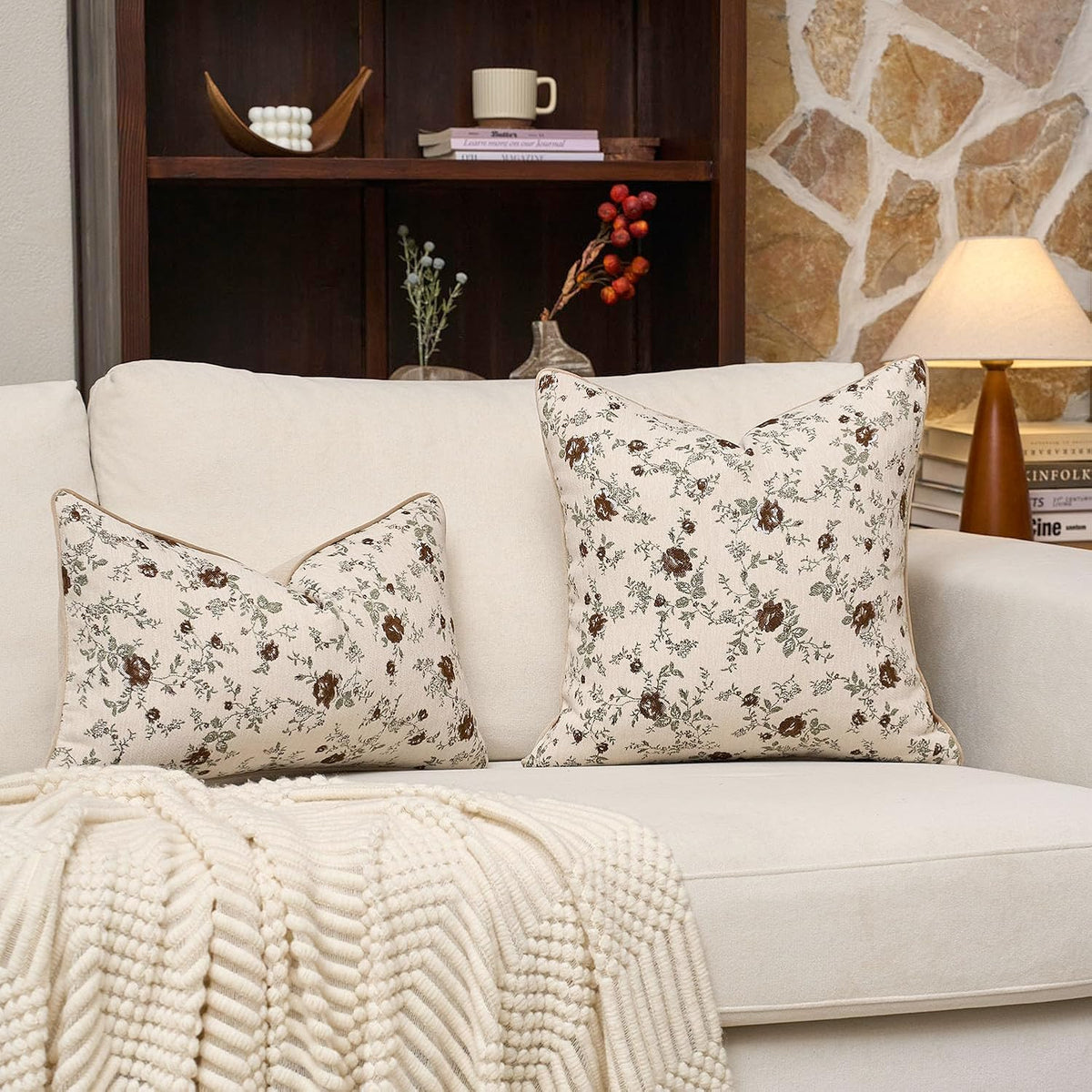 Spring Flower Throw Pillow Cover 18x18 Inches Beige Vintage Floral Pillow Cover Farmhouse Summer Cushion Cover Leaf Retro Chenille Pillowcase Home Decor for Sofa Living Room Couch