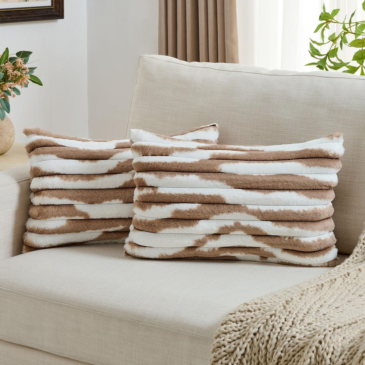 FUTEI Pack of 2 Faux Fur Throw Pillow Covers 18x18 Inch, Navy Blue White