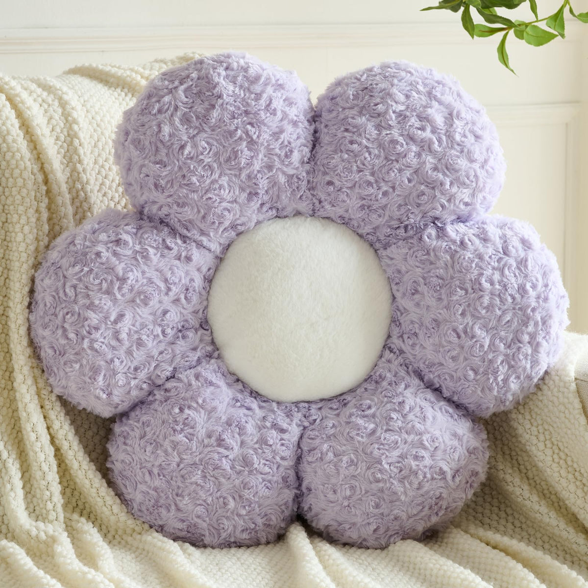 Flower Pillows, Decorative Throw Pillow with Soft Plush for Couch, Flower Shaped Pillow Home Decor Daisy Pillow for Bed (Pink, 14.9 Inches)