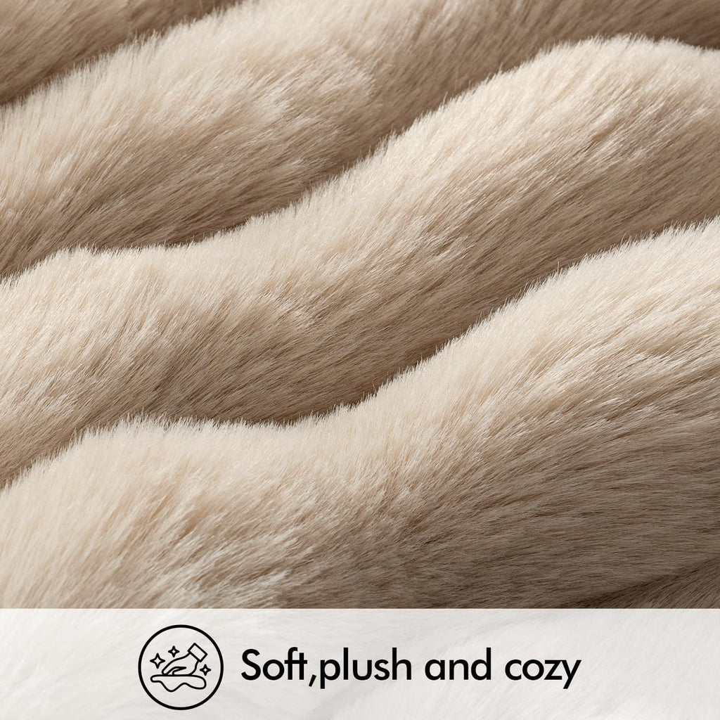 MIULEE Pack of 2 Faux Fur Fluffy Pillow Covers 18x18 Inch, Khaki