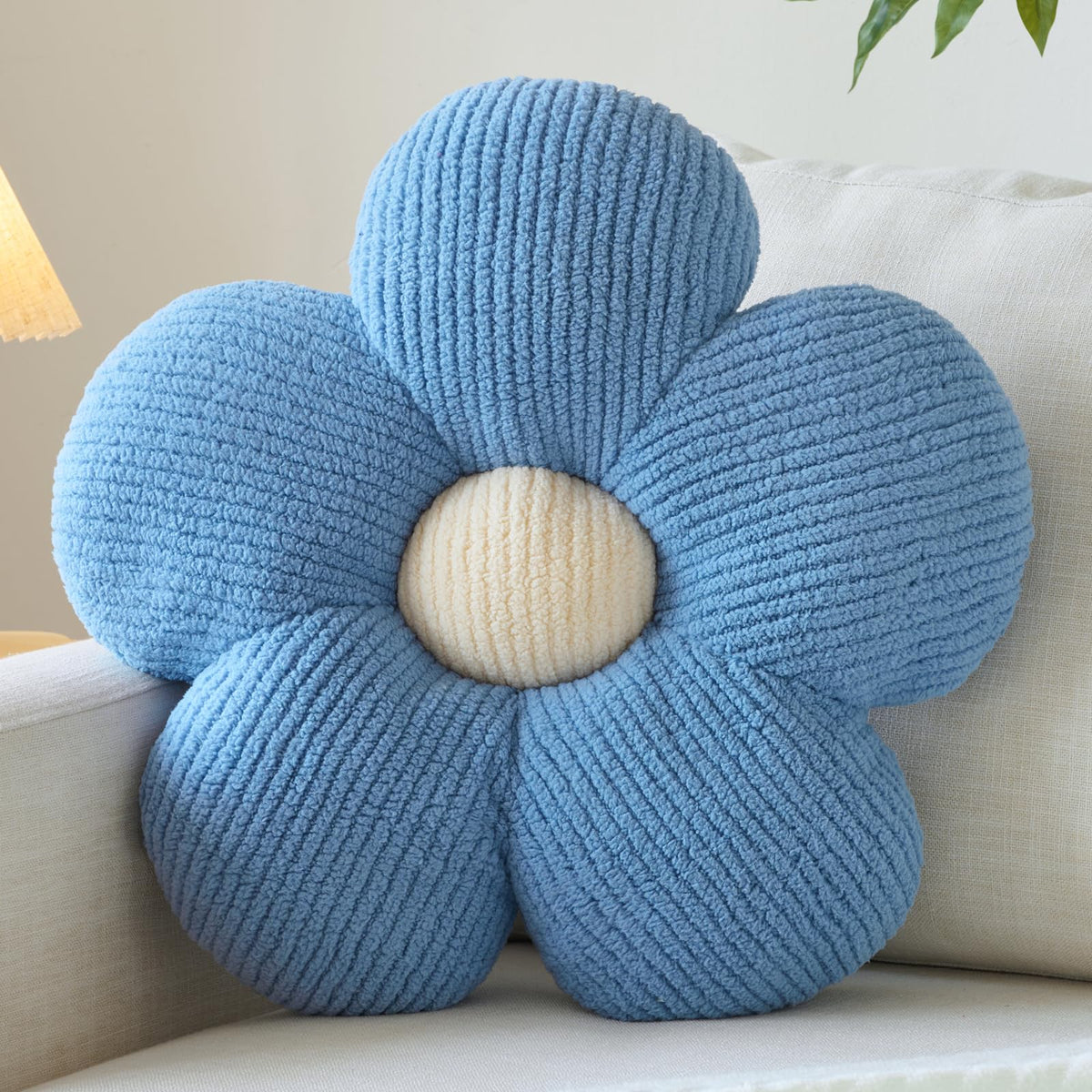 Flower Pillow, Decorative Throw Pillow for Couch, Cute Decor Pillows for Bed, Aesthetic Flower Shaped Pillow Fun Cushion (Lavender Purple, 14.9 Inches)