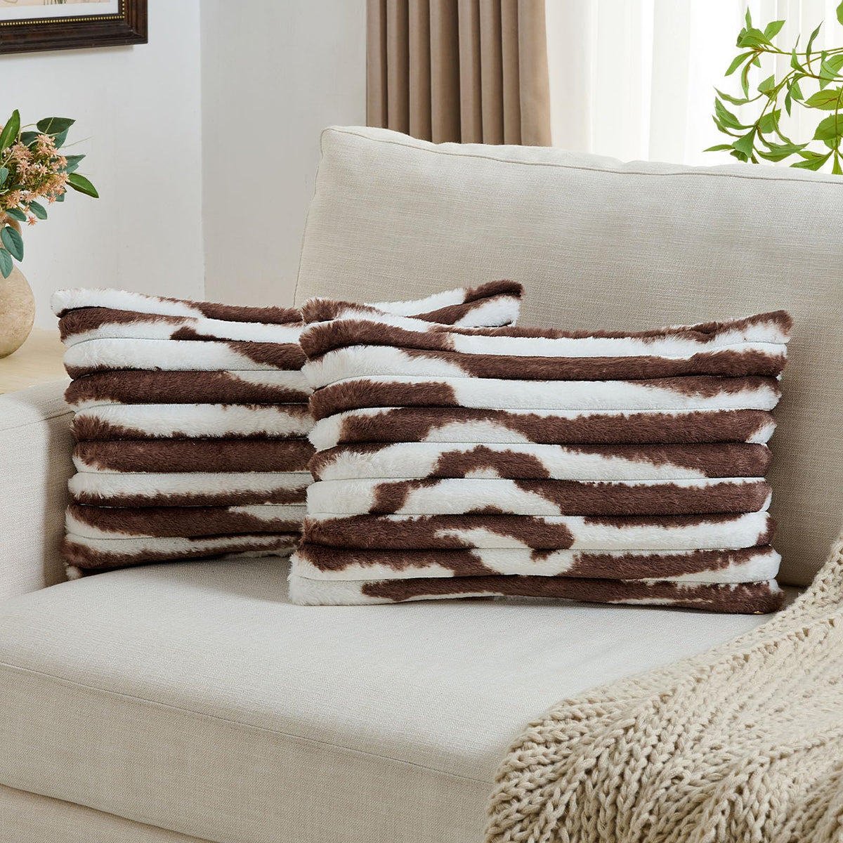 FUTEI Pack of 2 Faux Fur Throw Pillow Covers 18x18 Inch, Navy Blue White