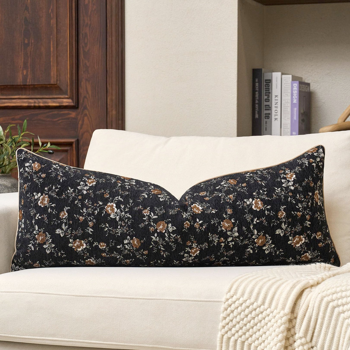 Spring Flower Throw Pillow Cover 18x18 Inches Beige Vintage Floral Pillow Cover Farmhouse Summer Cushion Cover Leaf Retro Chenille Pillowcase Home Decor for Sofa Living Room Couch