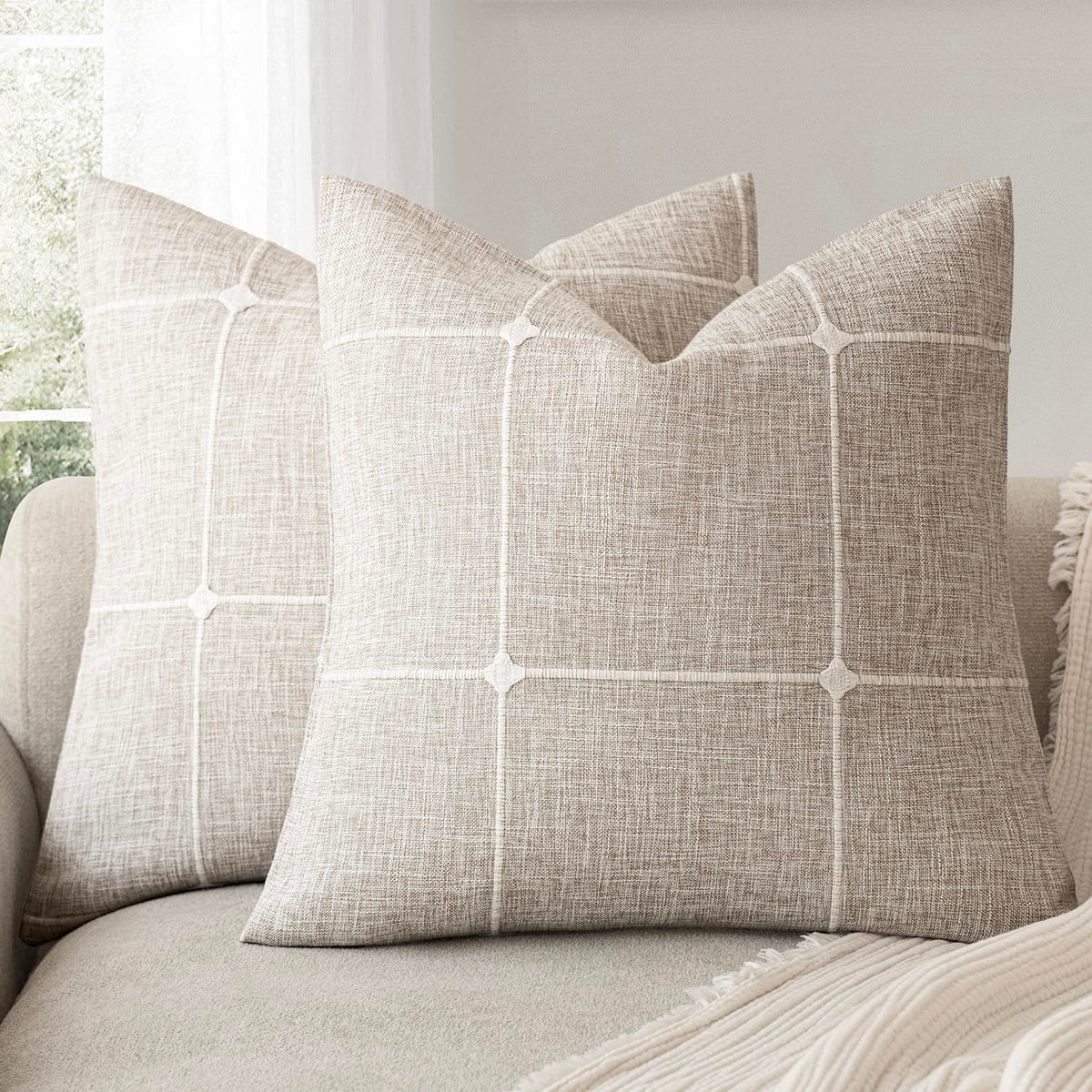 Foindtower Pack of 2 Decorative Faux Linen Jacquard Check Throw Pillow Covers Farmhouse Cushion Cover with Grid Textured Accent Pillowcase for Couch Sofa Living Room Home Decor,20×20 Inch,Oatmeal