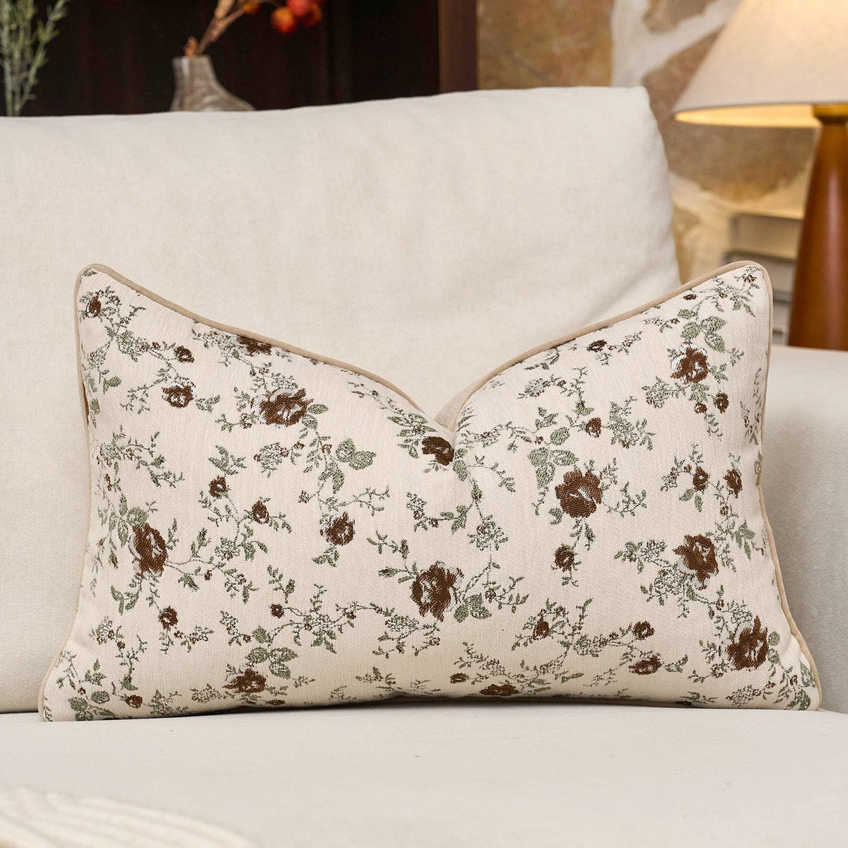 Spring Flower Throw Pillow Cover 18x18 Inches Beige Vintage Floral Pillow Cover Farmhouse Summer Cushion Cover Leaf Retro Chenille Pillowcase Home Decor for Sofa Living Room Couch