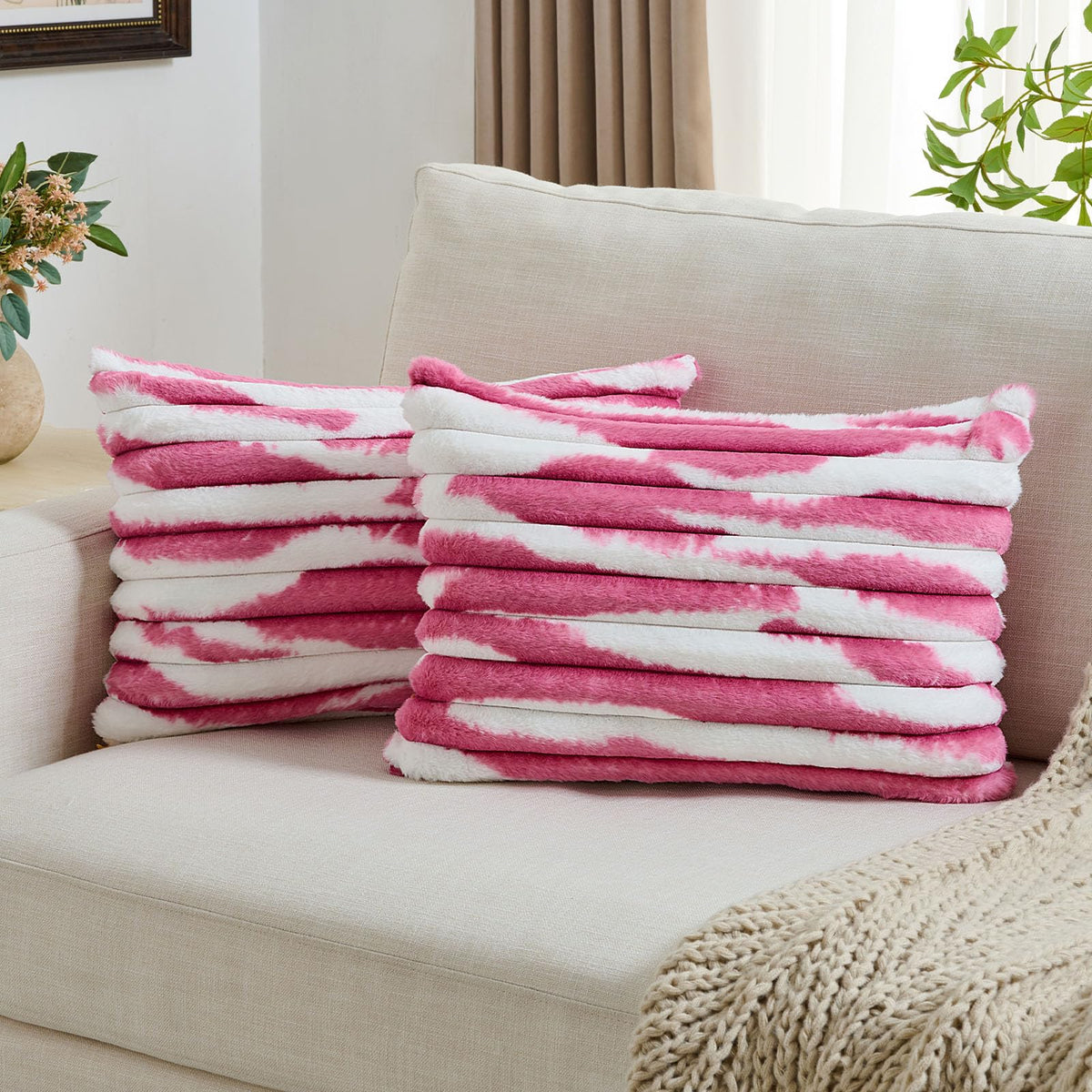 FUTEI Pack of 2 Faux Fur Throw Pillow Covers 18x18 Inch, Navy Blue White