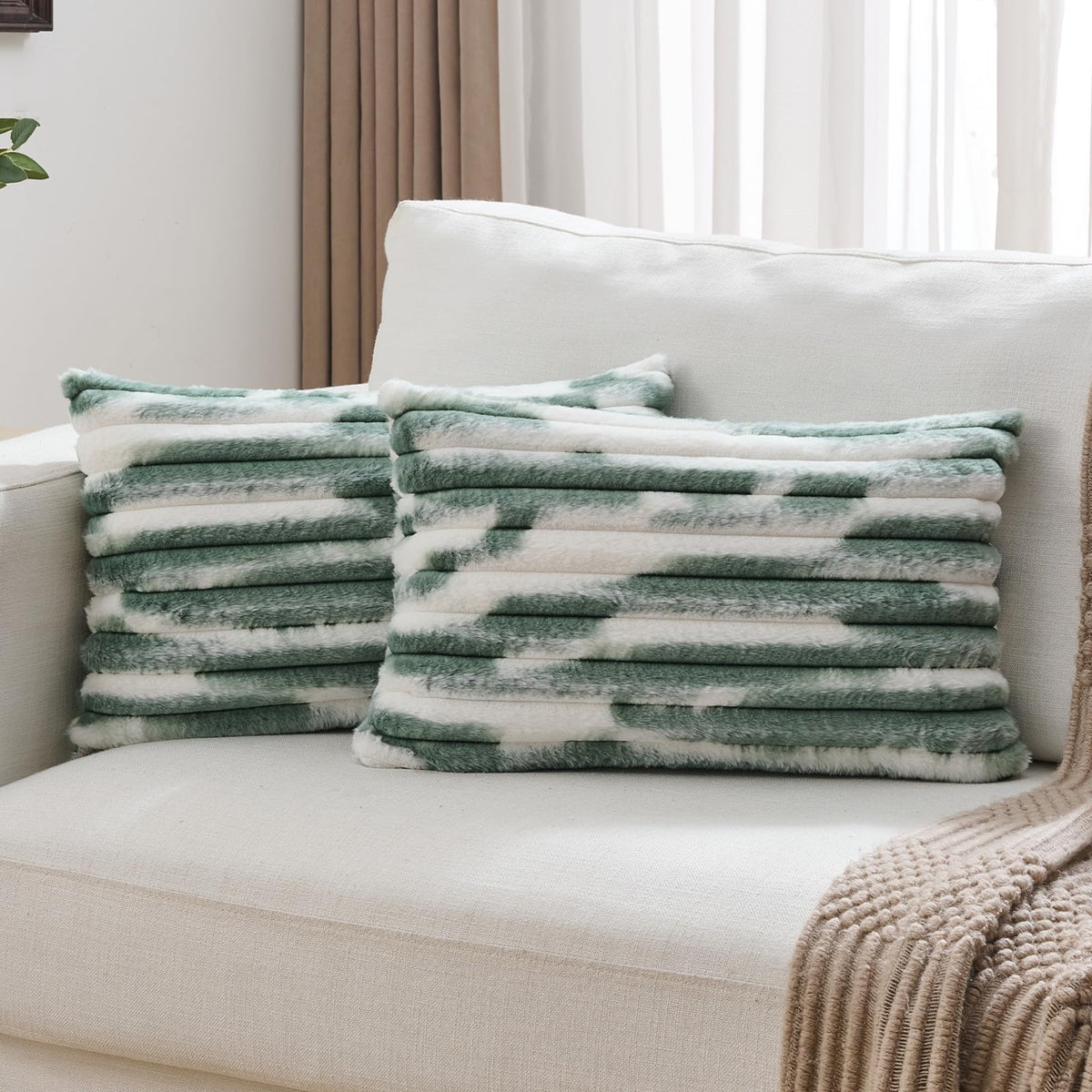 FUTEI Pack of 2 Faux Fur Throw Pillow Covers 18x18 Inch, Navy Blue White