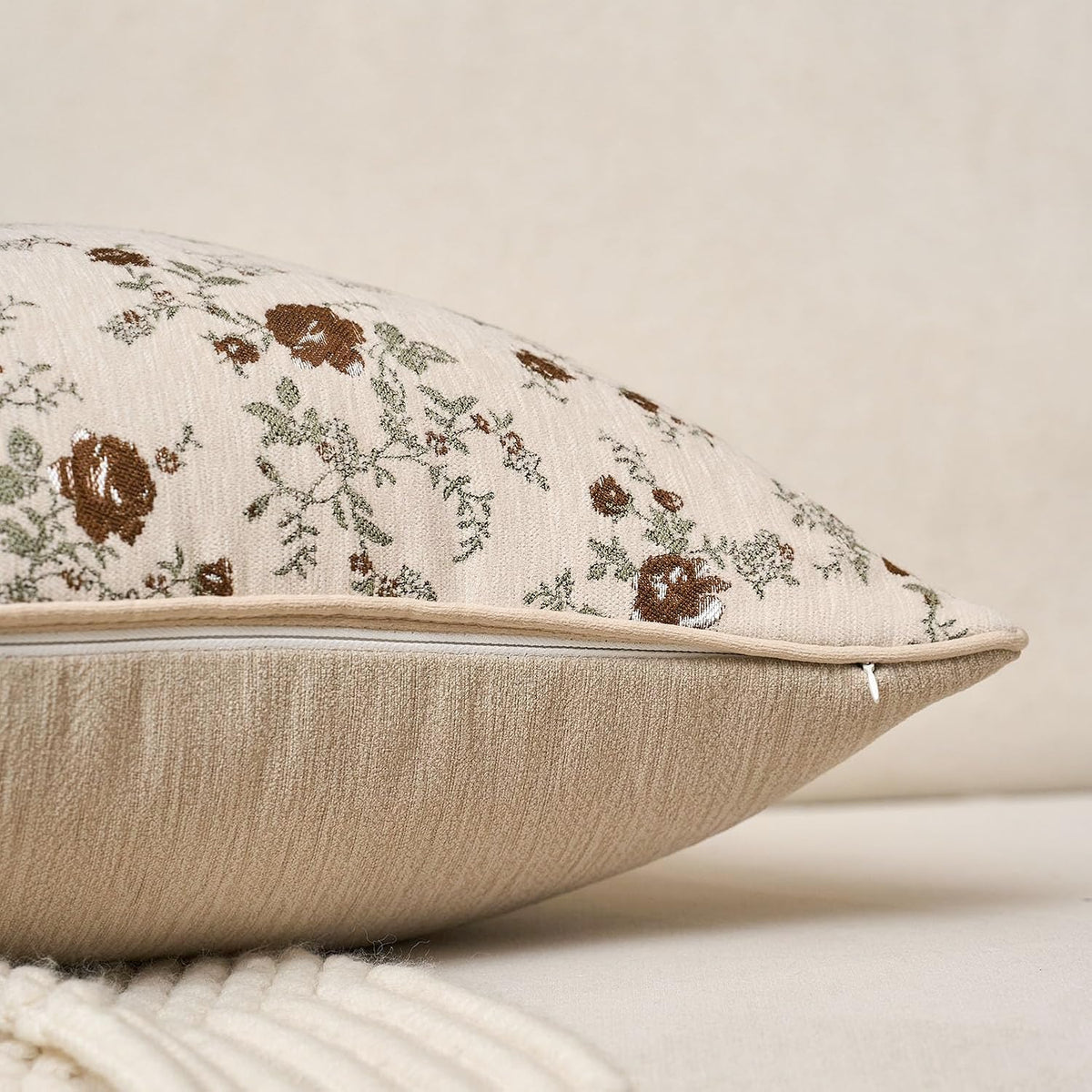 Spring Flower Throw Pillow Cover 18x18 Inches Beige Vintage Floral Pillow Cover Farmhouse Summer Cushion Cover Leaf Retro Chenille Pillowcase Home Decor for Sofa Living Room Couch