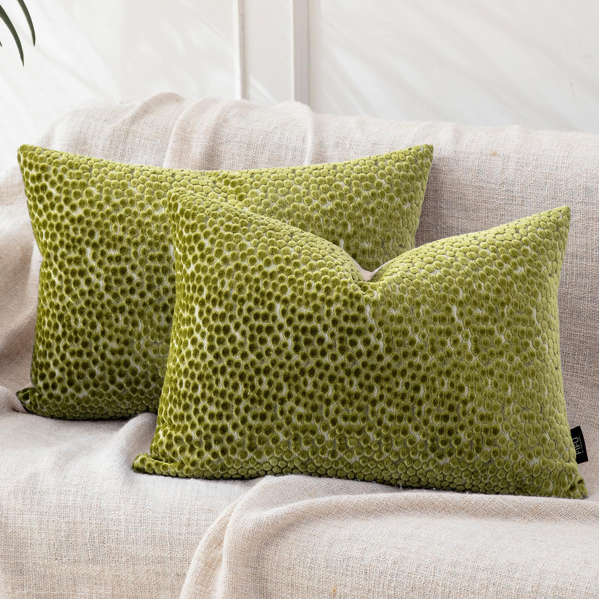 FIFU 18x18 Inch Throw Pillow Covers Set of 2, Jacquard Velvet,Dusty Purple