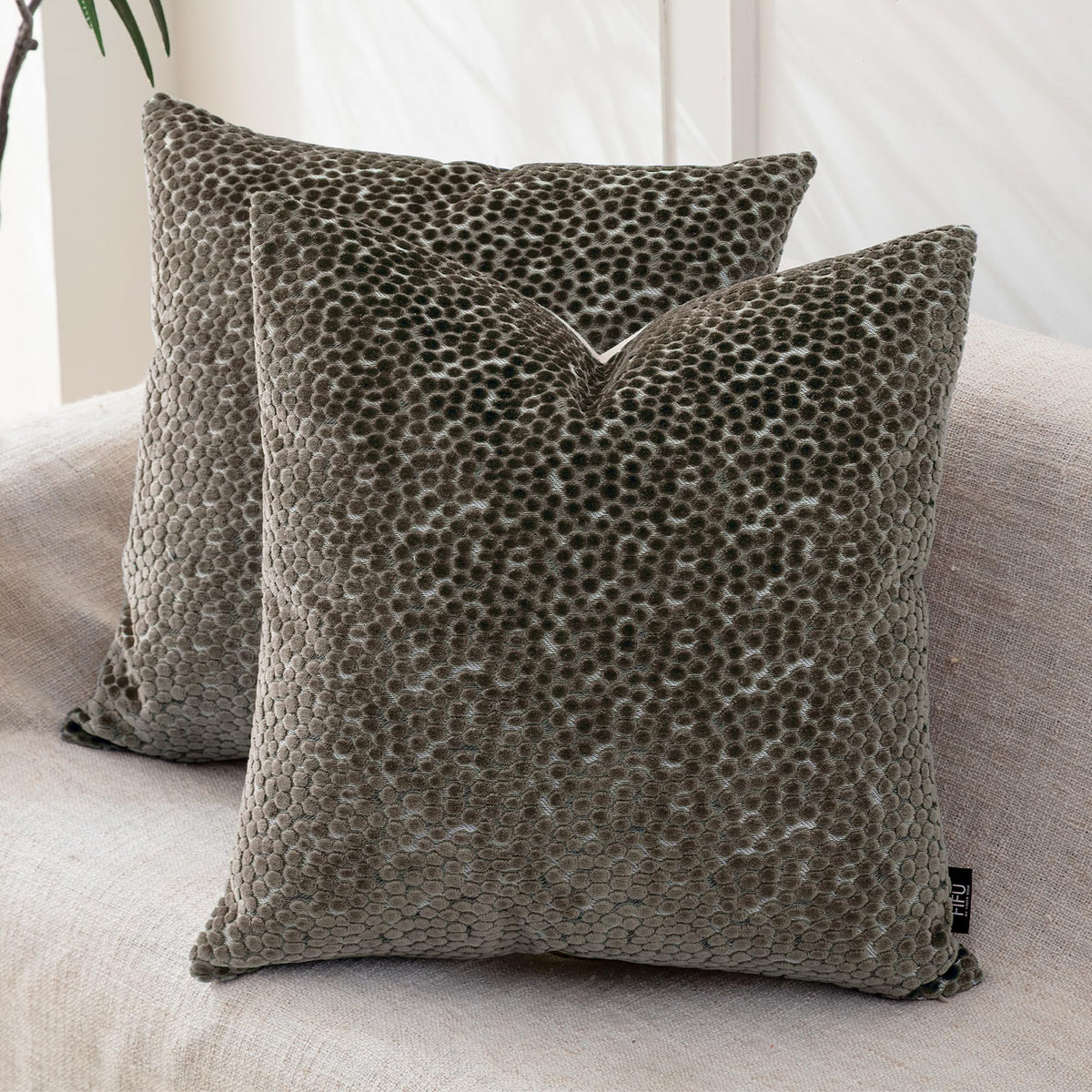 FIFU 18x18 Inch Throw Pillow Covers Set of 2, Jacquard Velvet,Dusty Purple