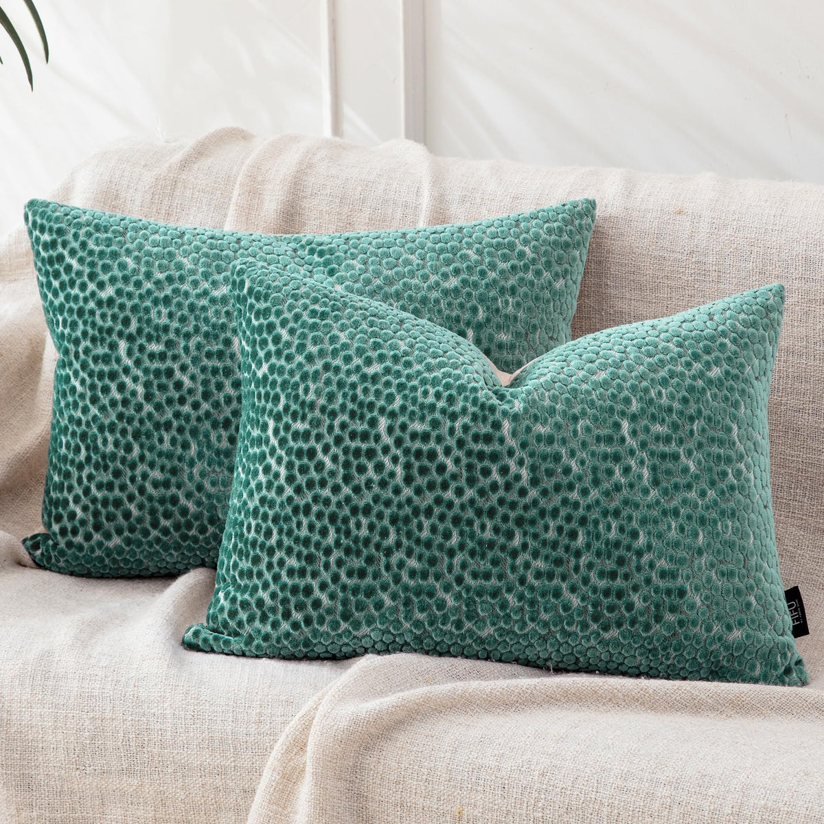 FIFU 18x18 Inch Throw Pillow Covers Set of 2, Jacquard Velvet,Dusty Purple