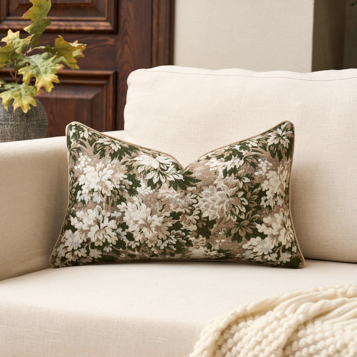Yangest Neutral Floral Pillow Cover 18 x18 Inches, Vintage Chenille Square Throw Pillow Cover Soft Decorative Farmhouse Accent Couch Pillow Cover for Living Room Bedroom, Beige