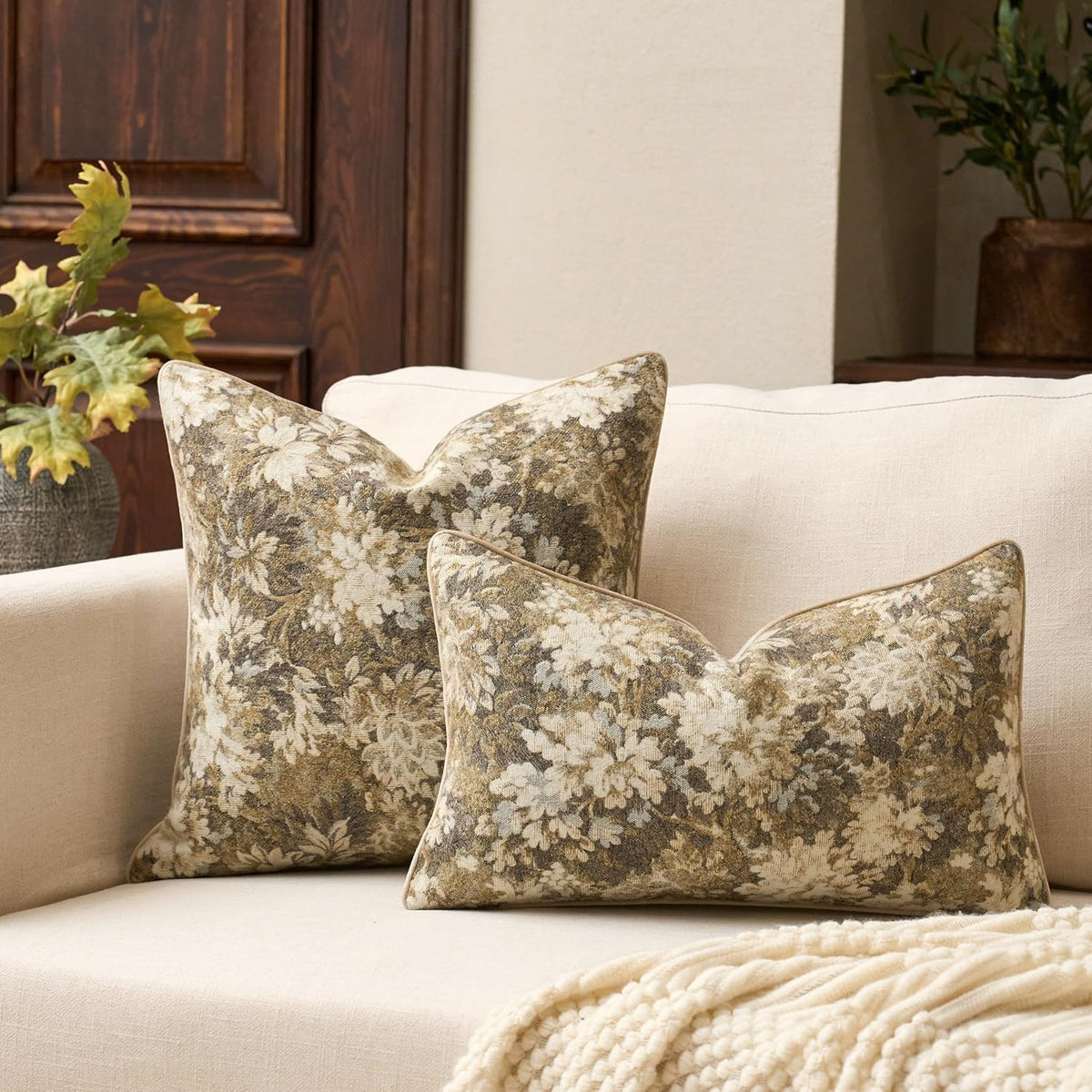 Yangest Neutral Floral Pillow Cover 18 x18 Inches, Vintage Chenille Square Throw Pillow Cover Soft Decorative Farmhouse Accent Couch Pillow Cover for Living Room Bedroom, Beige
