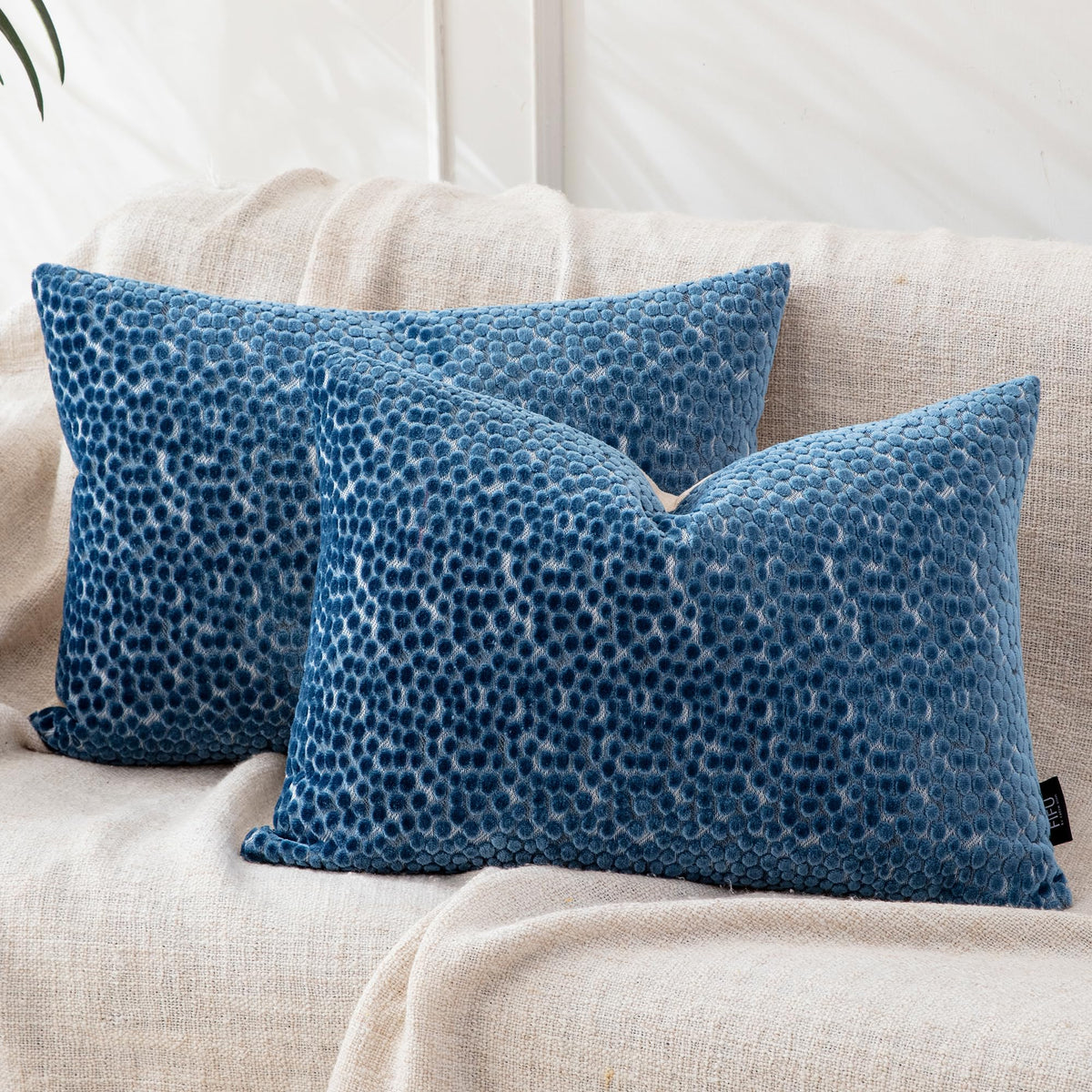 FIFU 18x18 Inch Throw Pillow Covers Set of 2, Jacquard Velvet,Dusty Purple