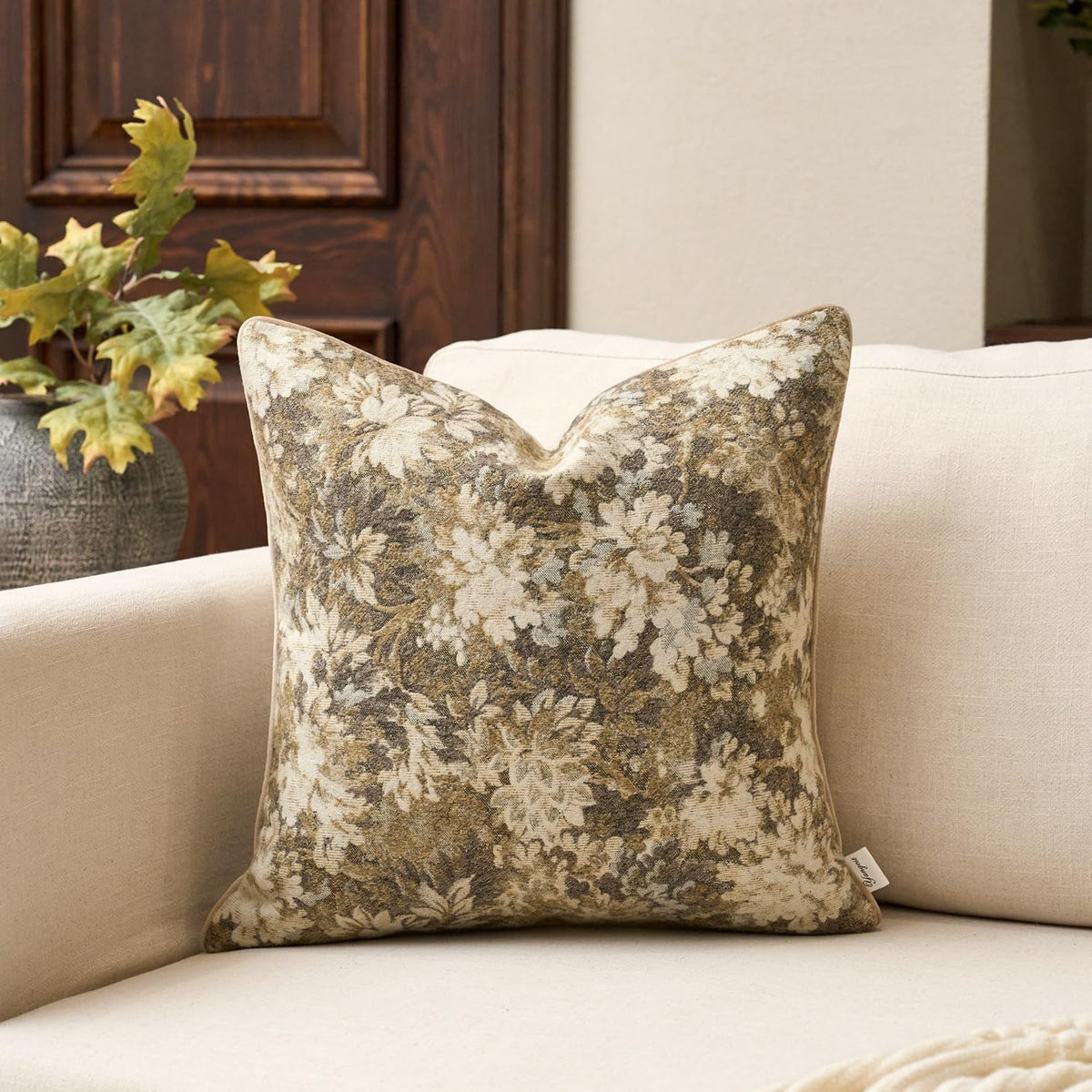 Yangest Neutral Floral Pillow Cover 18 x18 Inches, Vintage Chenille Square Throw Pillow Cover Soft Decorative Farmhouse Accent Couch Pillow Cover for Living Room Bedroom, Beige