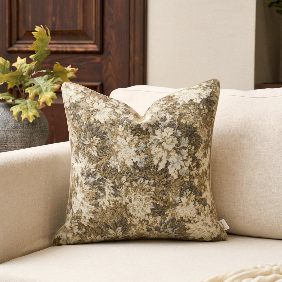 Yangest Neutral Floral Pillow Cover 18 x18 Inches, Vintage Chenille Square Throw Pillow Cover Soft Decorative Farmhouse Accent Couch Pillow Cover for Living Room Bedroom, Beige