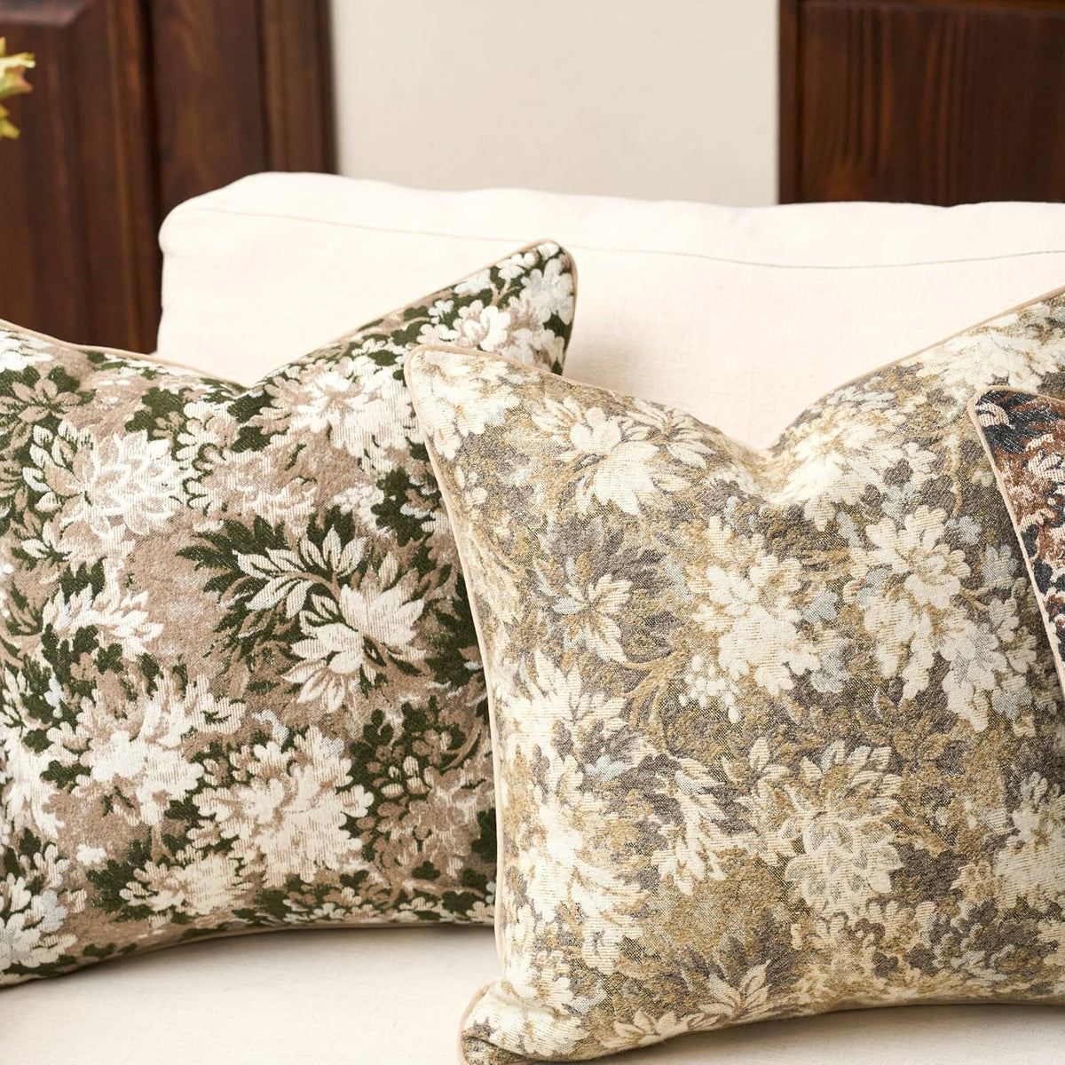 Yangest Neutral Floral Pillow Cover 18 x18 Inches, Vintage Chenille Square Throw Pillow Cover Soft Decorative Farmhouse Accent Couch Pillow Cover for Living Room Bedroom, Beige